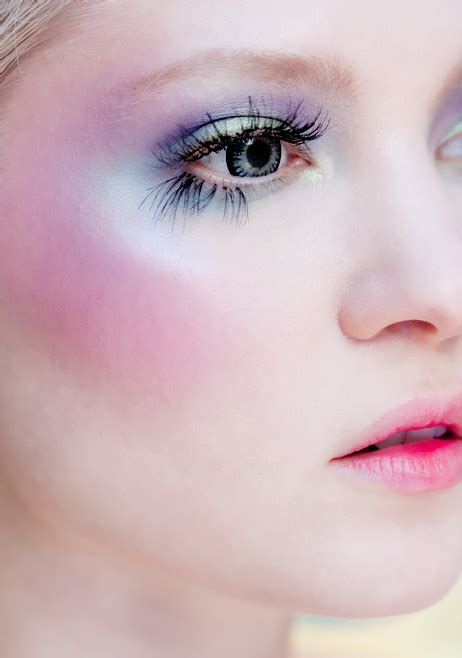 Step By Step Pastel Makeup Tutorial To Make A Statement
