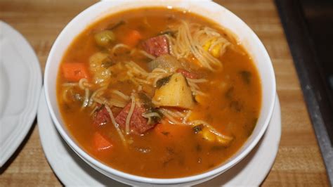 How To Make Sopa De Salchichonsalami Youtube