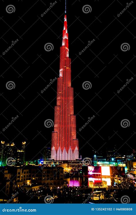 Burj Khalifa Led Show At Night Burj Khalifa Illuminated In Red And