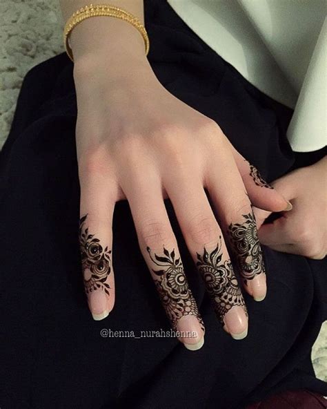 Arabian Henna حنايه on Instagram Nurahshenna Finger henna