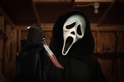 Every Star Who Was Revealed As Ghostface In ‘scream Franchise