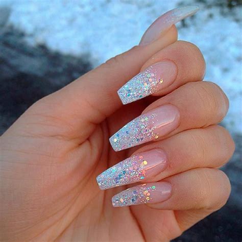 33 Ideas Of Glitter Ombre Nails | Uñas de gel, Manicura de ... Wear gold rings as well.