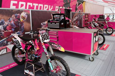 Pin By Luc Binstead On Anything Pink Dirt Bike Motocross Racing Bike