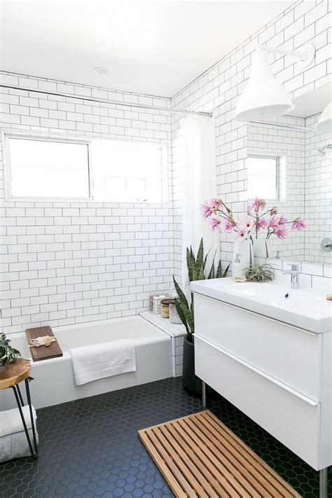 57 Amazing Small Master Bathroom Tile Makeover Design Ideas