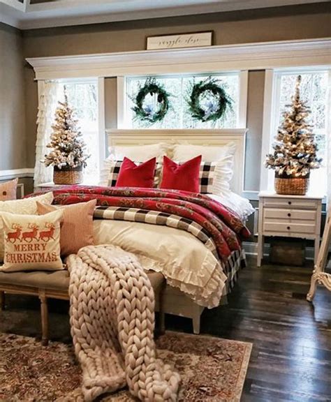 19 Elegant Farmhouse Christmas Decor Ideas For Bedroom 8 Rudsmyhome