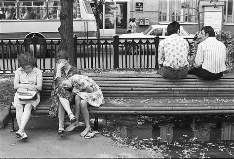 Interesting Black And White Photographs Of Street Scenes Of Moscow In