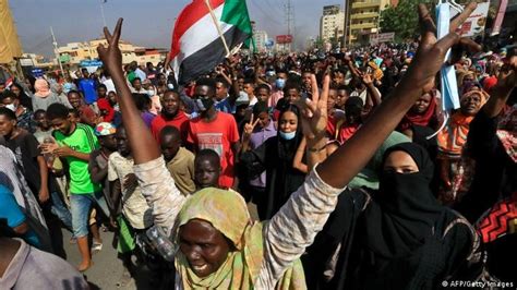 تجمع المهنيين السودانيين يدعو لتظاهرات جديدة اليوم الأحد الأوبزرفر العربي