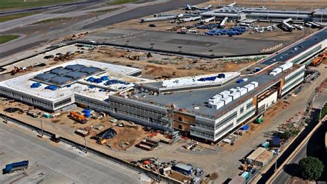 Covid 19 Cases Hit 17 Contractors At Reagan National Airport