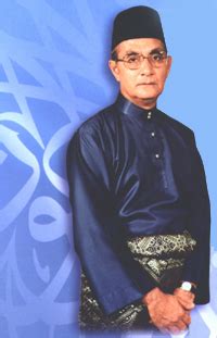 He was born in johor bahru, johor on february 12, 1922 to dato onn jaafar and datin halimah hussein. Biodata Perdana Menteri Malaysia 1,2,3,4,5,6 - Viral Cinta