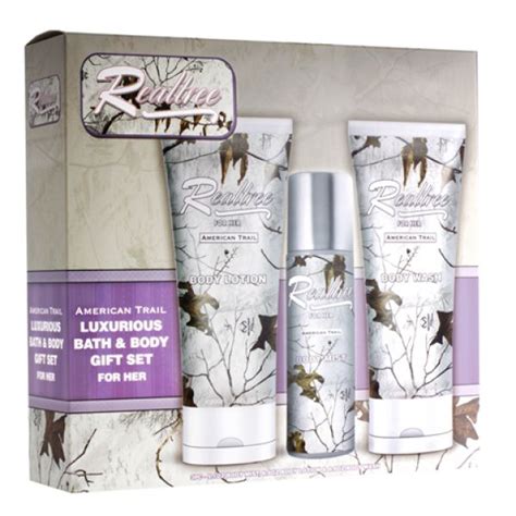 Realtree American Trail For Her Bath Body Piece Gift Set Shop Her Bath And Body Gift