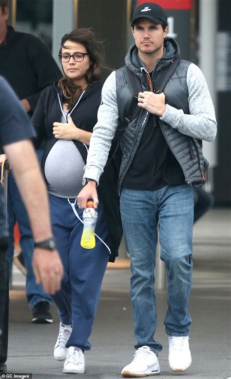 Robbie Amell And His Pregnant Wife Italia Ricci In Perth Daily Mail Online