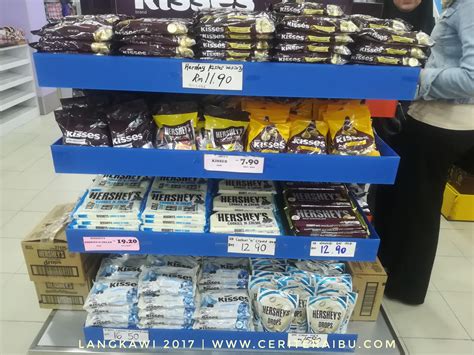 Quite convenient to shop & buy chocolates. Langkawi Saga ni lot kedai dia lebih kurang sama dengan ...