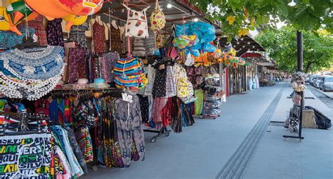 Art in paradise, langkawi foto: Shopping Paradise in Langkawi: Where to Go for a Relaxing ...
