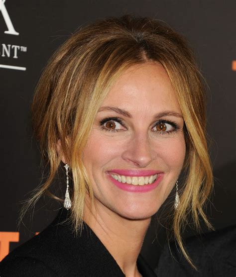 The recipient of various accolades, including an academy award and three golden globe awards, roberts is considered one of the most bankable actresses in hollywood. Julia Roberts - STX Entertainment's 'Secret In Their Eyes ...