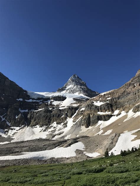 Mount Assiniboine Up Close The Matterhorn Of The Rockies Rhiking