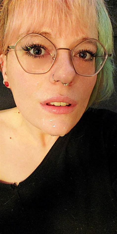 I Love Cum On My Face 😍 Scrolller