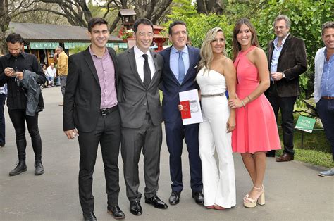 Mauricio goldfarb (buenos aires, 28 de agosto de 1947), conocido generalmente por su seudónimo, mauro viale, es un periodista y conductor argentino. Las fotos del casamiento de Mauro Szeta en el Jardín ...