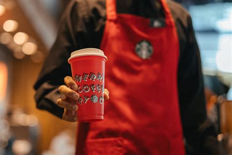 Starbucks Is Giving Out Free Reusable Holiday Cups Again Popsugar Food