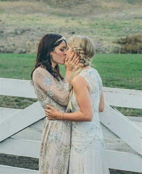 Pin By Ivan Ducoing On Lesbian Bride In 2020 Lesbian Bride Lesbian