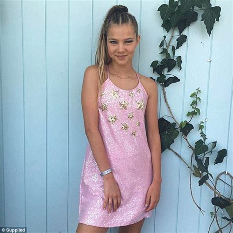 Budding Model Shares Struggle With Anorexia Daily Mail Online