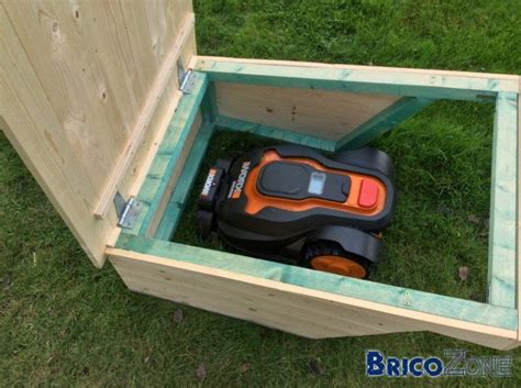 Pour l'automower 420, le robot charge pendant environ 55 minutes, pour ensuite tondre pendant 1h45 car il ne faut pas que votre robot ai des obstacle sur les coté de sa station. Abri pour Worx Landroid