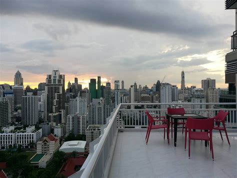 Have a condo for sale or rent? Two bedroom condo for rent in Asoke with large terrace ...