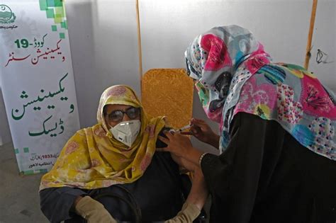 پاکستان میں وبا کی تیسری لہر کی شدت برقرار، پانچ دن میں 519 اموات