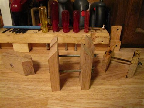 Once the pieces were cut, i screwed the side pieces to the back piece using 1 ¼″ wood screws. Diy wood clamps - Kurt3DWH