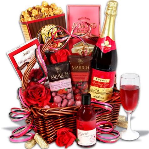 Is there a special lady in your life that you can't wait to spoil on february 14th? FREE 25+ Valentine's Day Gifts for your Girlfriend