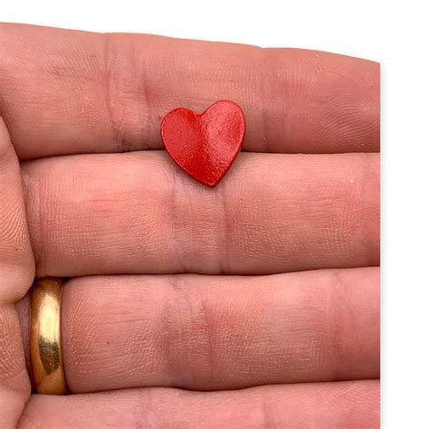 Red Heart Lapel Pin Heart Disease Valentines Stockpins