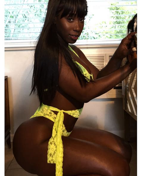 Bria Myles Nude And Sexy 20 Photos The Fappening