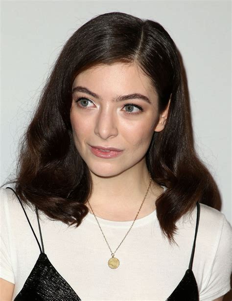 Lorde is a singer, songwriter, and record producer from new zealand best known for her studio album 'melodrama.' she showed interest in music from a tender age and began her career quite early on. Lorde - Clive Davis PreGrammy Party in Los Angeles 2/11/ 2017 • CelebMafia