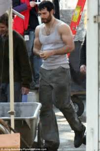 Superman Star Henry Cavill Flexes His Muscles On The Set Of Rebooted