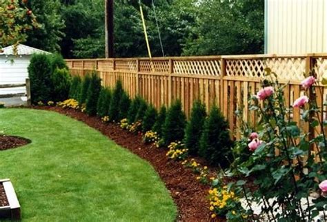 95 Extraordinary Privacy Fence Line Landscaping Design Ideas Page 2