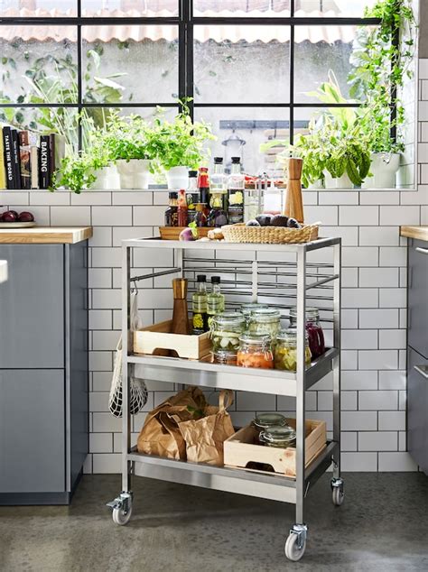 Alcune, per esempio, hanno una. Una cucina da professionisti - IKEA Svizzera