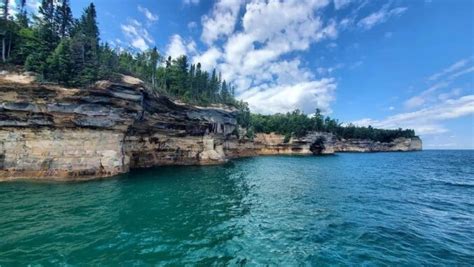 Explore The Depths Of Lake Superior On This Glass Bottom Shipwreck Tour Mainstream Adventures
