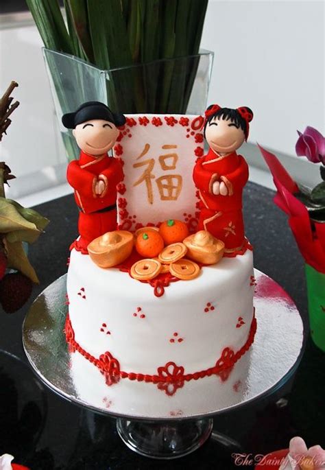 Perfect for having a parade in your classroom! Chinese New Year themed Cake & cupcakes | Chinese themed Party (With images) | Chinese new year ...