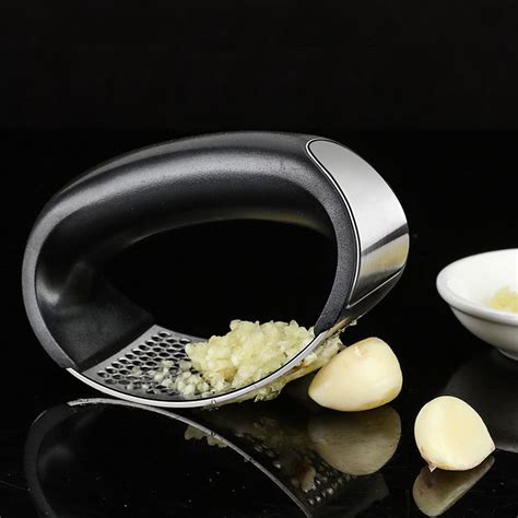 2020 304 Stainless Steel Mini Handheld Garlic Presses Crusher Tool