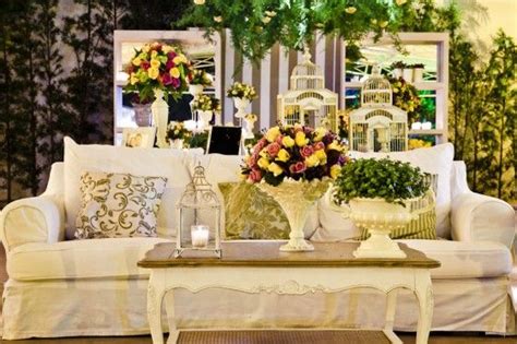 Pink and yellow decor