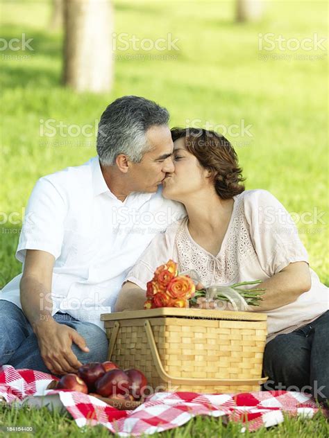 Mature Couple Kissing And Having A Picnic Stok Fotoğraflar And 50 59 Yaş
