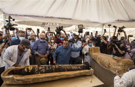 Egipto Saca A La Luz 59 Sarcófagos Con Sus Momias Intactas Que Datan De