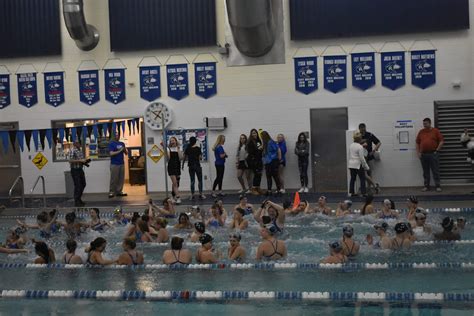 Goodbye Senior Swimmers The Grandview Chronicle