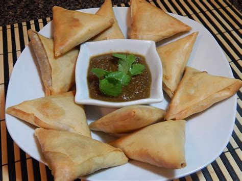 Daal Samosa/Ramadan special recipes دال سموسا | Iftar recipes, Ramadan special recipes, Special ...