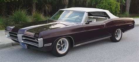 The pontiac grand prix is an automobile produced by the pontiac division of general motors corporation. Pontiac Grand Prix I 1962 - 1968 Coupe-Hardtop ...