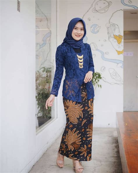 Cocok Buat Kondangan 8 Inspirasi Kebaya Brokat And Dress Dengan Hijab