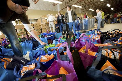 Clark county food bank donations. 'Hope travels on food' — Clark County Food Bank perseveres ...