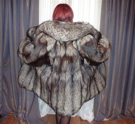 pin by tomasz pietrasik on bikini futra fur coat girls coat fur coat fashion