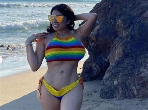 5 Hot Sexy Giselle Montes Bikini Pics