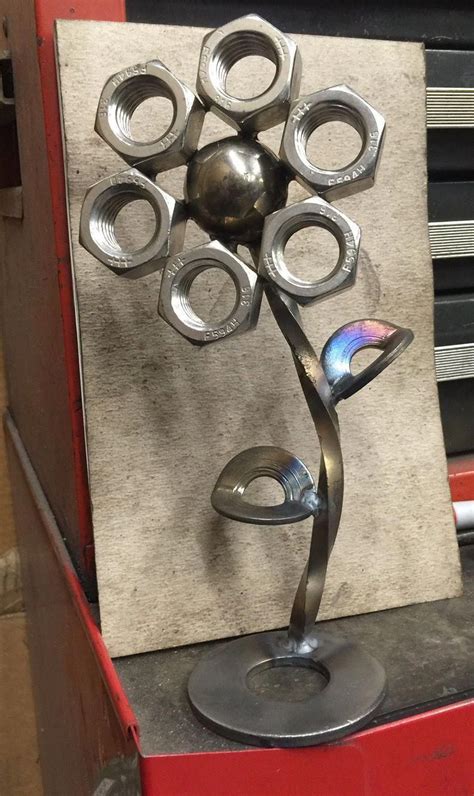 Welding Art Nuts And Bolts Weldingart Metal Art Projects Welding