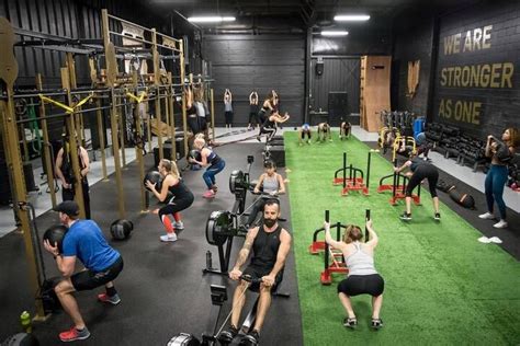 The Best Specialty Fitness Clubs In Toronto Crossfit Garage Gym Home